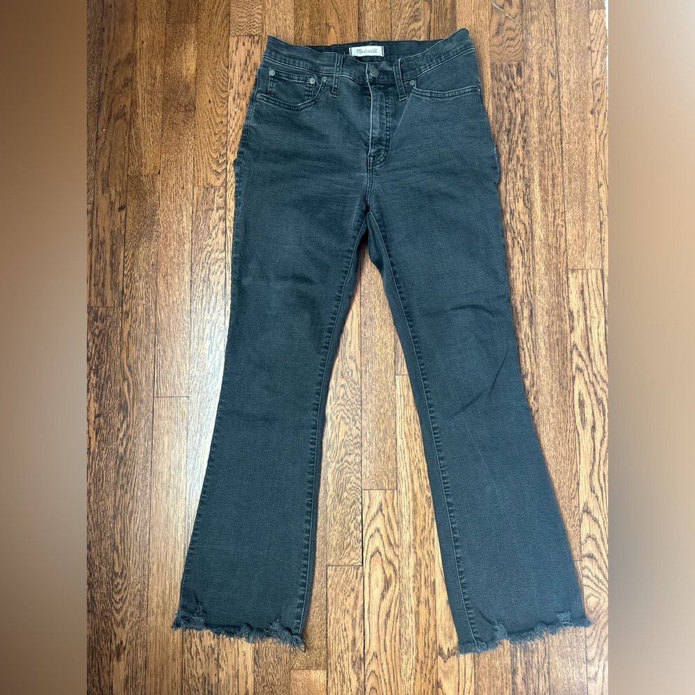 Madewell Cali Cropped Flare Denim Jeans with raw edge- black- SIZE 28